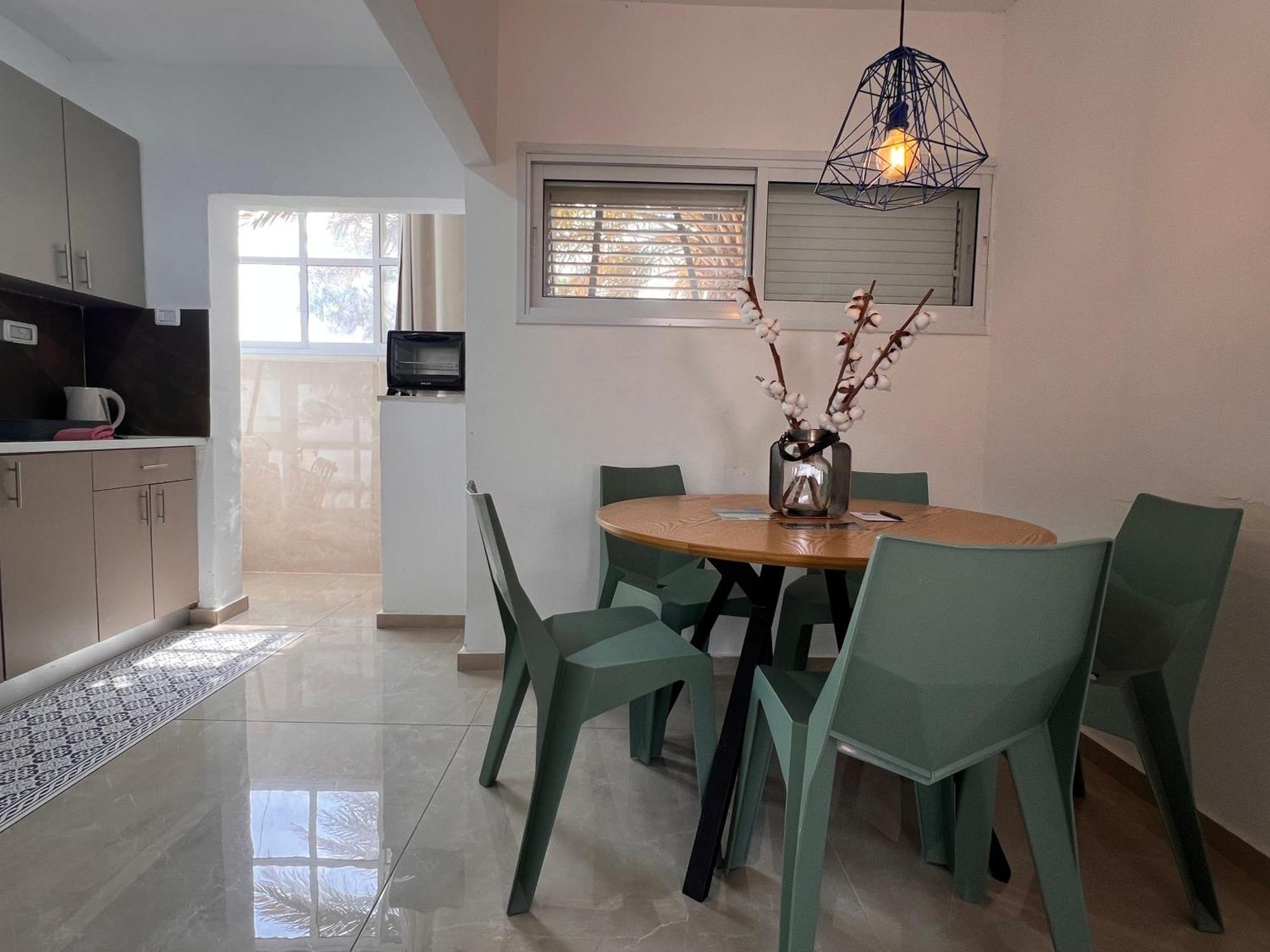 King Of The Dead Sea By Crown Apartment Neve Zohar Bagian luar foto